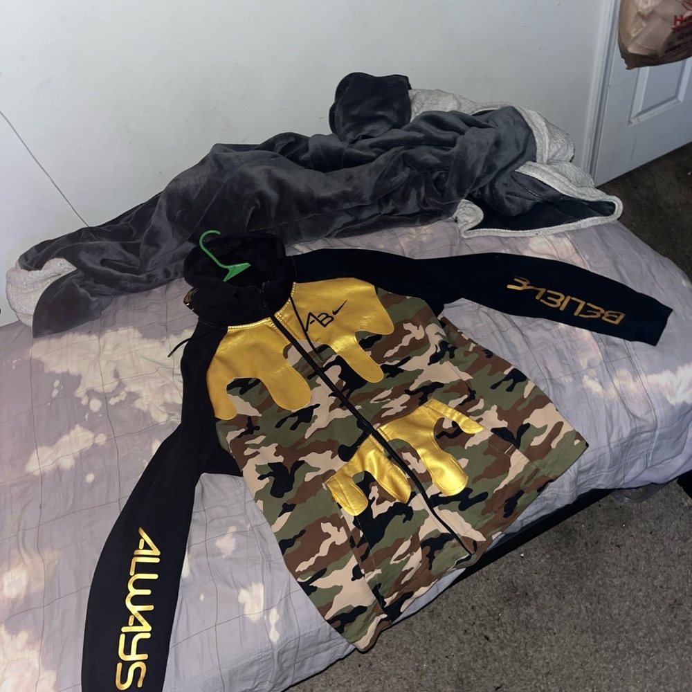 XL Nike Freestyle Doernbecher Aiden Barber